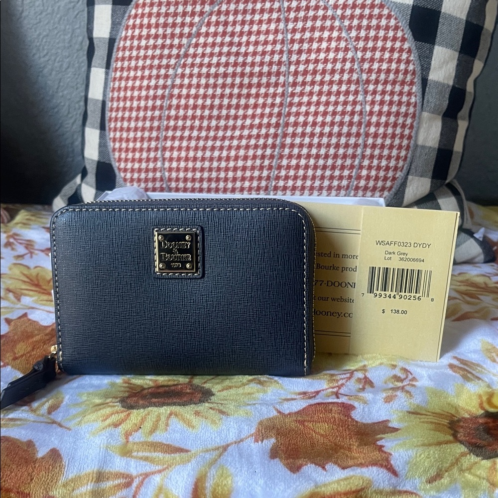 Dooney & Bourke Grey  Key & Card Holder